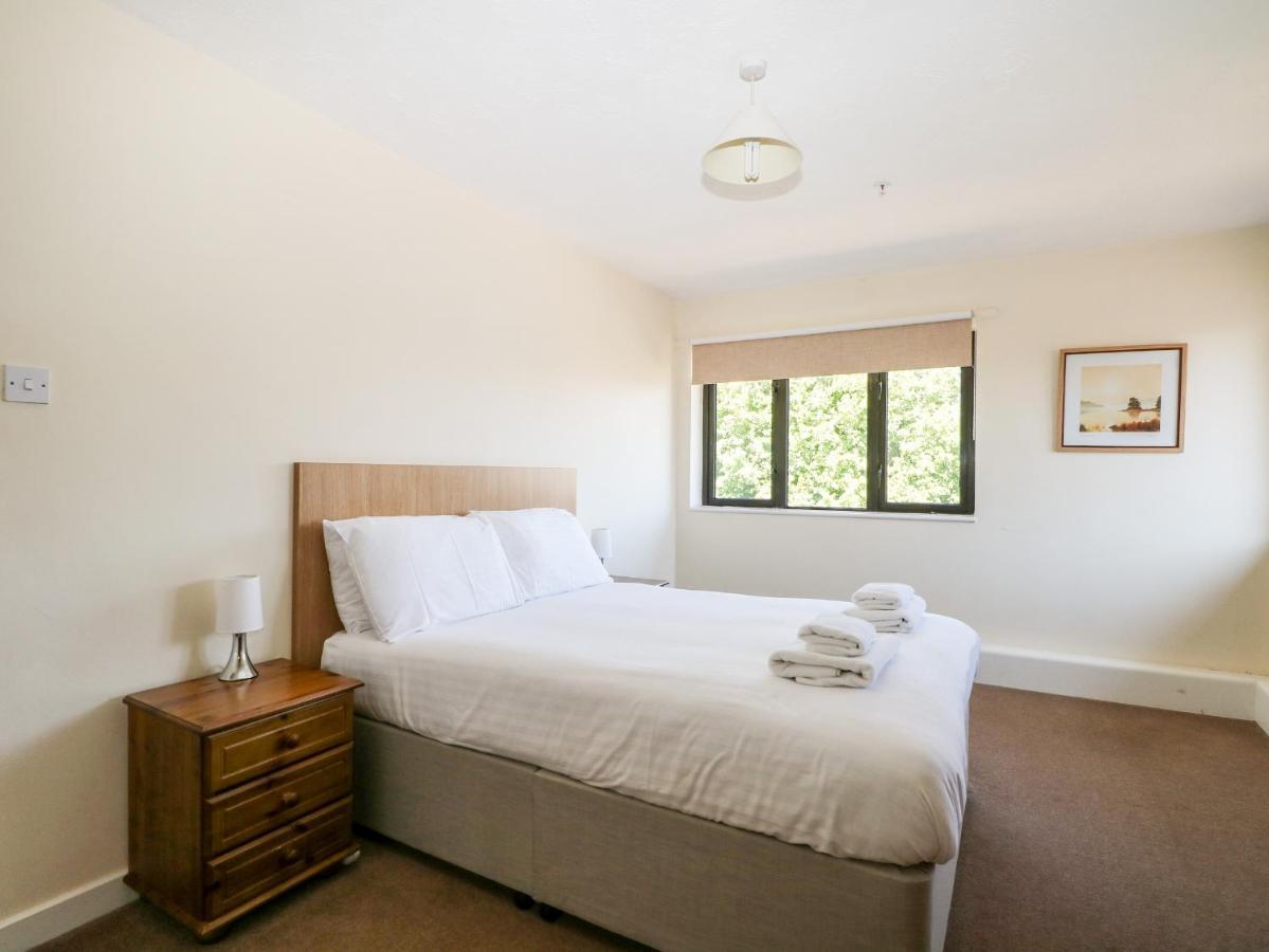Flat 33 - Marine Court Villa Литълхамптън Екстериор снимка