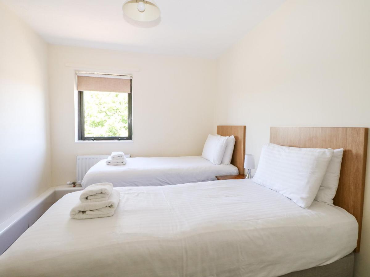 Flat 33 - Marine Court Villa Литълхамптън Екстериор снимка